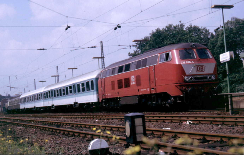 Monat 12 :216 026 Bottrop Hbf - W.-Oberbarmen auf N 9 in Wuppertal-Unterbarmen  am 03.07.1994 