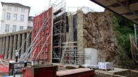 1.06.2012 -  Die Verschalung fr die Mauer ist aufgebaut worden.