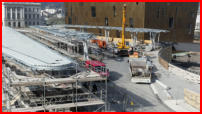 06.03.2018 - Am Bussteig 4 wird das Gerst weiter aufgebaut. Am Bussteig 5 ist man mit den Arbeiten am Grundgerst fast fertig.