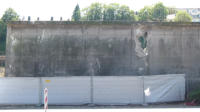 18.07.13 - Der dritte Teil der Sttzmauer ist bereitsgefallen.Dieses 4.te Teil  wurde um 14:05 umgelegt.