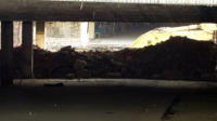 23.03.15 - Tief hat sich der Bagger im ex Tunnel eingegraben.