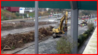 14.12.16 - Die Bauarbeiten am letzten Teilstck haben nun begonnen. Nach dem Abfrsen wird nun der Beton zerlegt.