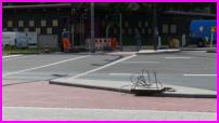 31.05.17 - Die Ampeln der Kreuzung Brausenwerth werden gerade verkabelt.