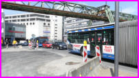 10.07.17 - An der Morianstr. stauen sich die Busse bis zur Hst. Karlsplatz.
