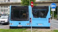 21.08.14 - Nun sind auch die Buskennzeichen und die Linienanzeige angebracht.
