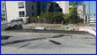 27.09.16 - Ein neuer Wendeplatz fr Falschfahrer wurde eingerichtet. Oder ist das der neue Taxiplatz.