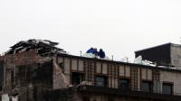 01.12.16 - Das Dach des BKK- Gebude wird  entkernt.