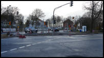16.11.2020 - Obere Lichtenplatzer Str. -Ecke Wettiner Str. -  Nun wird die Verkehrsinsel nochmal umgebaut.