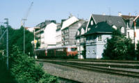 -31.05.1985 - Akku Tw  815 760 im Bhf Wuppertal-Loh auf der Fahrt nach Wichlinghausen