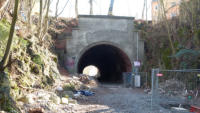 07.04.2013 - Am Ende des Viaduktes Westkotter Strae geht es direkt in den Fatloh-Tunnel