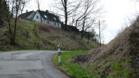 18.04.13 - Strae Bracken - Links erkennt man den Trampelpfad bergab.