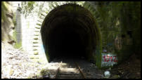 28.05.2018 - Noch liegen die Gleise im Tunnel.