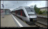 21.06.2021 -  Wegen Fahrzeugmangel schwimmt dieser Triebwagen mit