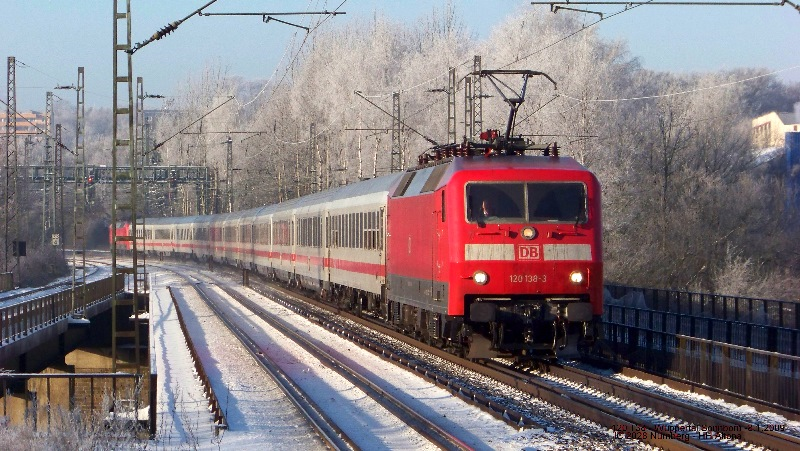 Monat 01 : 120 138 mit IC 2028 in W.-Sonnborn am 8.1.2009.Am Zugschlu luft 120132