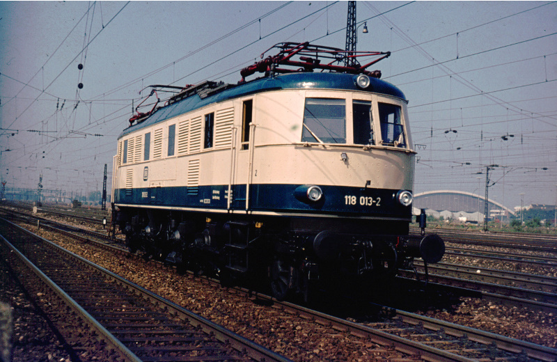 Monat 05 : 118 013 am BW Mnchen-Donnersbergerbrcke 14.9.1977