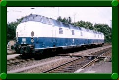 221 143 in Wanne-Eickel Hbf am 23.07.1988 