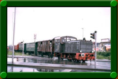 V 8 der Museumseisenbahn Minden auf den Gleisen der Mindener Kreisbahn unterwegs am 26.06.1982. Aufnahme am B Friedeich -Wilhelm-Strae