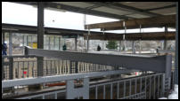 30.01.2020 - Bahnsteig  2 - Der Träger wird noch als Verstärkung eingebaut.