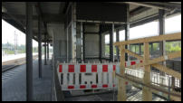 24.04.2020 - Die Fensterscheiben werden nun eingebaut.