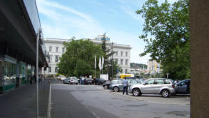 Bahnhofsvorplatz oder Parkplatzwste