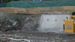 19-10-13 -  zur Zeit wird die Wand zum Bahnsteig 1 gesichert.