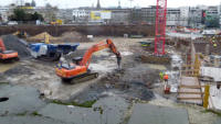 15.01.15 - Eine weitere Ebene Steine wird entfernt.