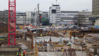 19.01.15 - Der nchste Teil der Bodenplatte wird gegossen.