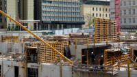 08.05.15 - Die wand links wird ausgeschalt und die Verschalung wird gleich umgesetzt.