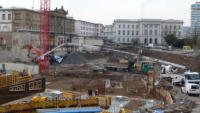 19.01.15 - Der nchste Teil der Bodenplatte wird gegossen.