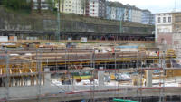 29.04.15 - Der nchste Teil der Decke wird nun mit der Baustahlbewehrung versehen.