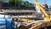 13.05.15 - Der nchste Deckenabschnitt wird gegossen. Auch mit der Verschalung der restliche Decke wurde begonnen.