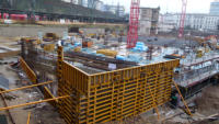 27.01.15 - Verschalung der Sttzmauer an der Zufahrt zum Busbahnhof