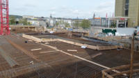 01.05.15 - Die Einfahrt zum Busbahnhof ist zum Betonieren verschalt worden.