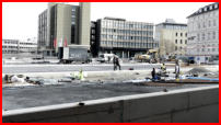 31.03.17 - Die nchsten Felder werden Betoniert. Warten auf den Betonnachschub.