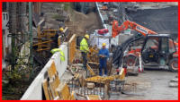 03.11.16 - Das nchste Teil fr die neue Mauer wird nun verschalt.