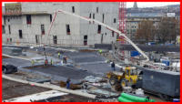 23.11.16 - Die Fahrbahnen am Busbahnhof werden nun mit eingefrbten Beton gegossen.