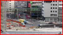 05.04.17 - Die Verblendungsmauer ist ab Ebene Busbahnhof auch Gelnder.