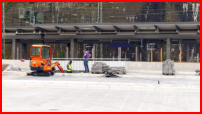 13.10.17 -Die vorbereitenden Arbeiten fr die neuen Bahnsteigadchern haben begonnen.