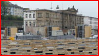 09.10.17 - Alle Aufzge werden in Holz verpackt.