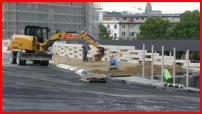 09.06.07 - Am Bussteig 5 gehen die Arbeiten nun weiter.