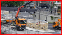 23.05.2018 - Am Busteig 5 werden 3 Straenlaternen aufgebaut.
