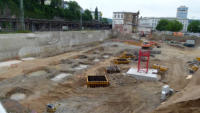 19.06.14 - Die ersten Sttzen sind zum Betonieren fertig eingeschalt.