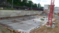 08.08.14 - Die Bewehrung wird eingebaut.