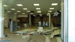 29.08.2012 - Rckbau der Laden-Einrichtung - Im Hintergrund die zugemauerten Fenster