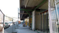 27.03.13 Die Stauschutzwand wird durch einenStahltrger verstrkt.