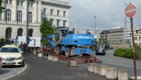 27.05.2013 - Der Abrissbagger ist eingetroffen.