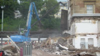 26.07.13 - Der Rckbau des  Anbau ist fast geschafft.