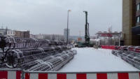 21.01.2013 - Seit Heute werden die Pfahlbohrungen durchgefhrt.Blick vom vorber verlegten Zugang zum Hotel.