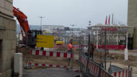 09.04.13 - Die Strae ist ab heute gesperrt -Umleitung fr Fugnger ber Gleis1 am Hbf.