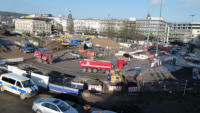 25.02.15 - Die Teerdecke wird ausgebaut.